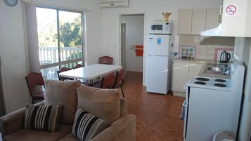 2 camere, insonorizzazione, ferro/asse da stiro, Wi-Fi gratuito