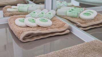 Standard Room, Non Smoking (Twin) | Room amenity
