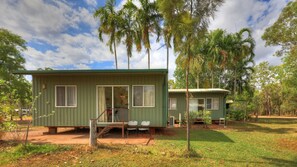 Terrace/patio - Batchelor Holiday Park (Batchelor)