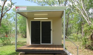 Ensuite Cabin 6 | Terrace/patio