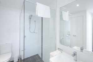 Apartment, 2 Bedrooms | Bathroom
