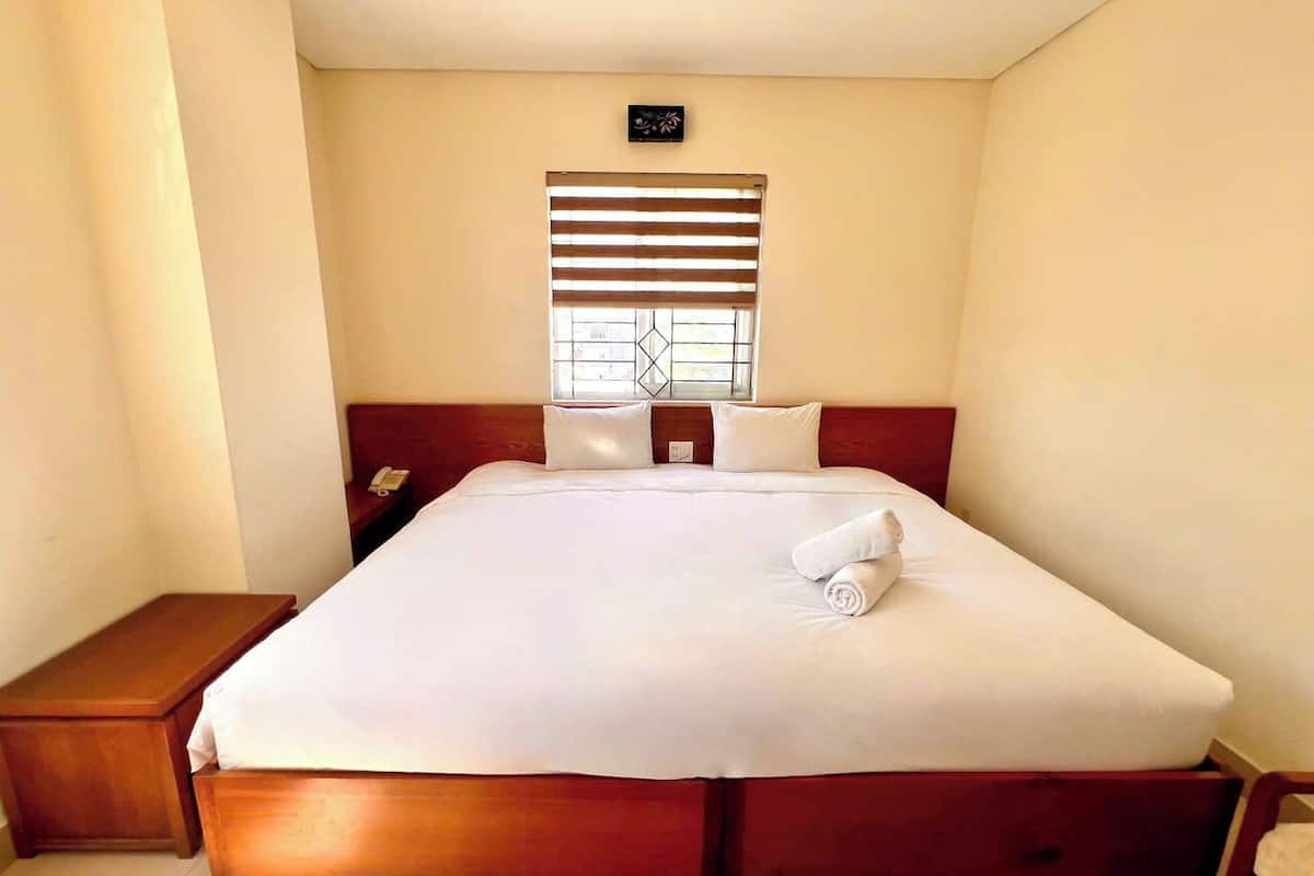 Habitación doble Deluxe, 1 cama King size | 1 habitación, escritorio y espacio para trabajar con laptop