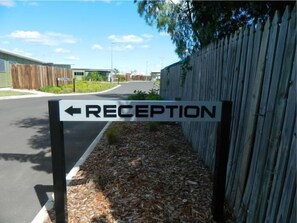 Property entrance - Dooleys Capella Tavern and Motel (Capella)