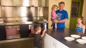 12 Bedroom Unit (12 Single Beds) | Private kitchen | Fridge, microwave, stovetop, dishwasher