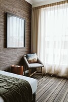 Habitación individual estándar, 1 cama doble, baño privado | Minibar, caja fuerte, decoración individual y mobiliario individual