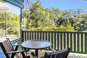 Terrace/patio - Montville Country Cabins (Montville)