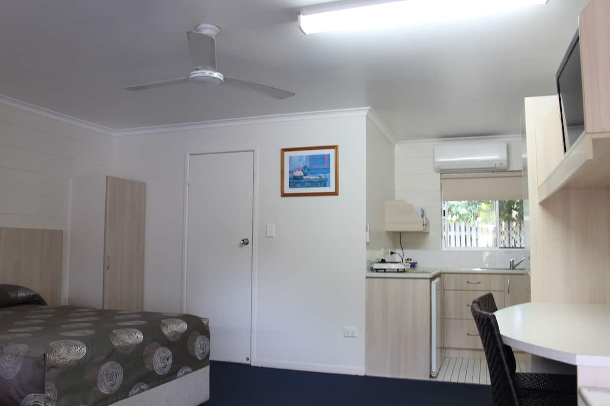Desk, soundproofing, iron/ironing board, cots/infant beds