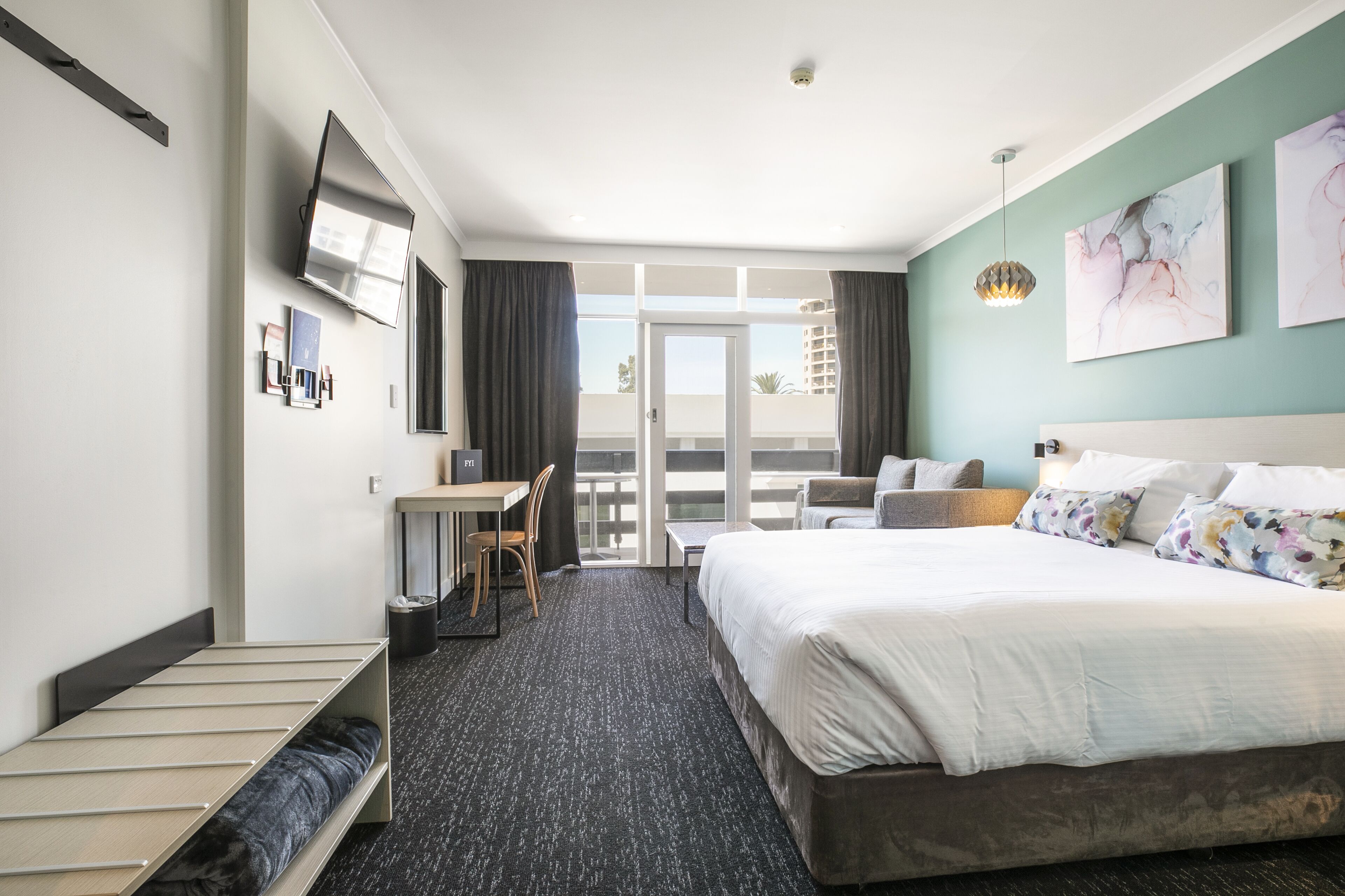 Standard Queen Room | Iron/ironing board, free WiFi, bed sheets