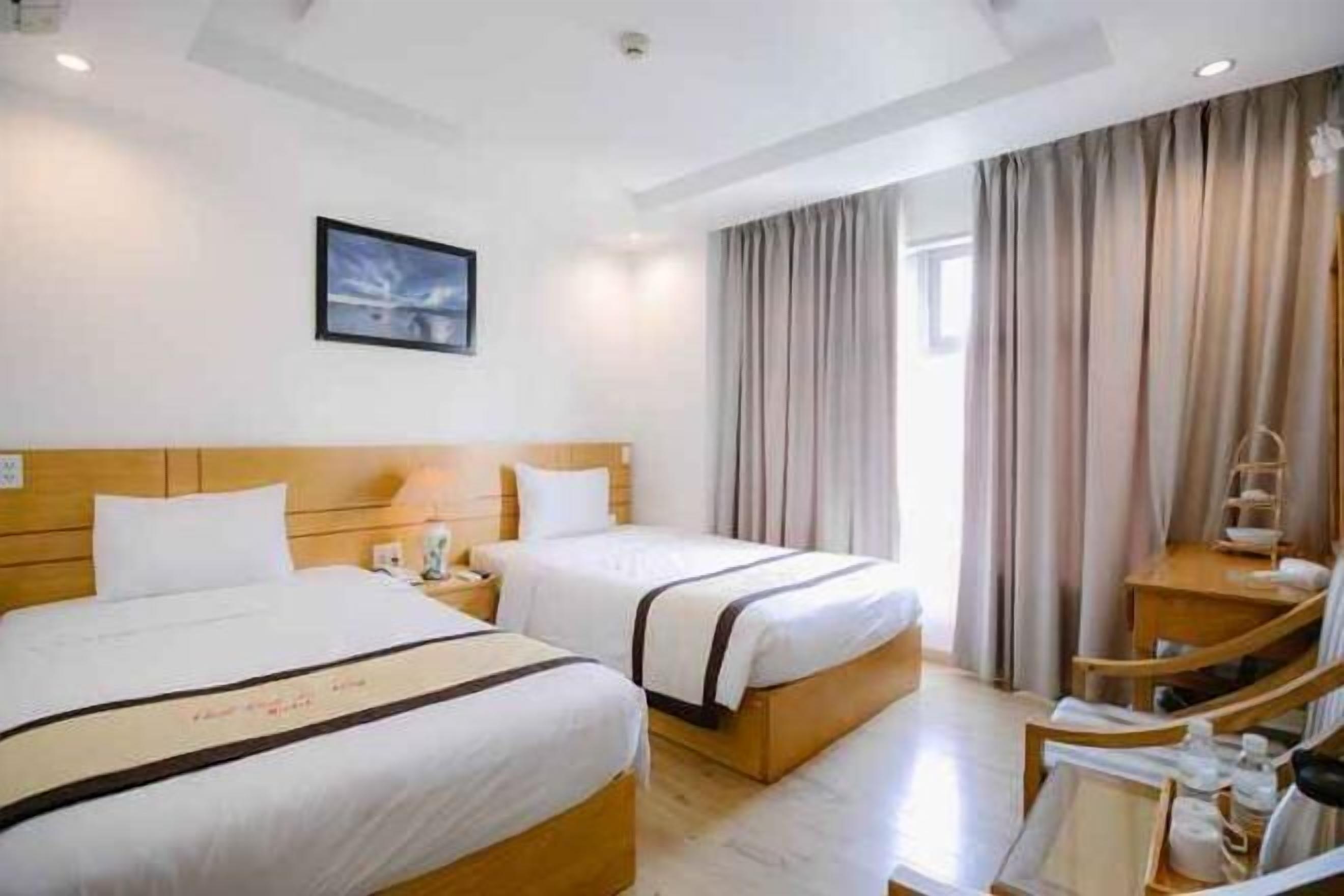 Minibar, safe på rommet, wi-fi (inkludert) og sengetøy