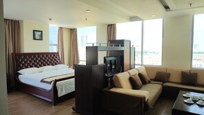 Minibar, caja de seguridad en la habitación, wifi gratis y ropa de cama 