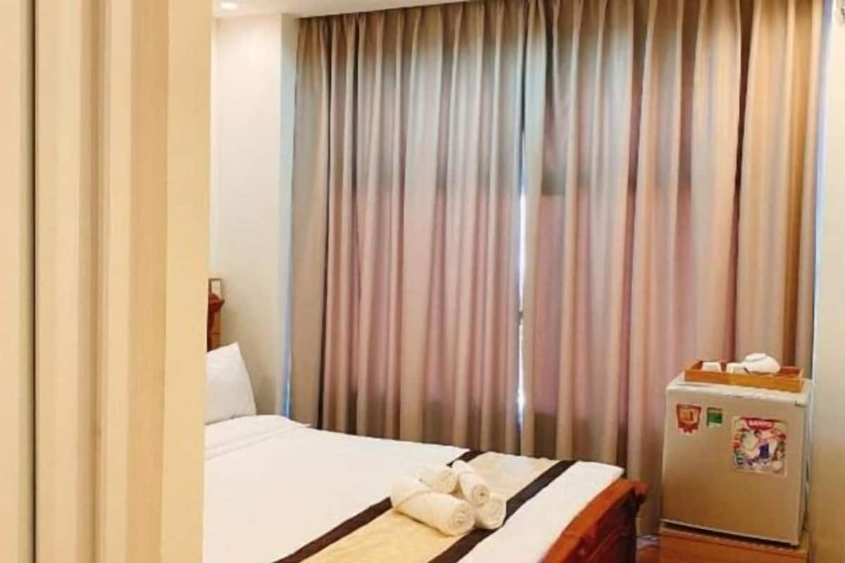 Minibar, in-room safe, free WiFi, bed sheets