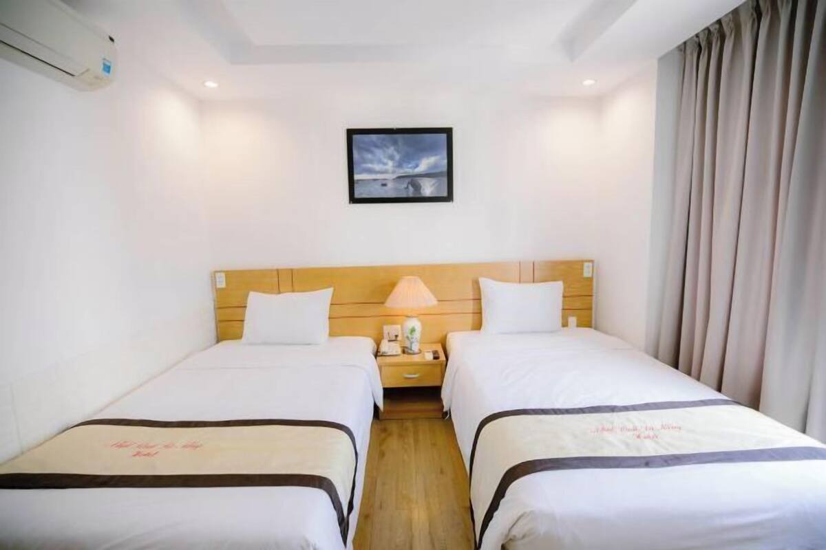 Minibar, caja de seguridad en la habitación, wifi gratis y ropa de cama