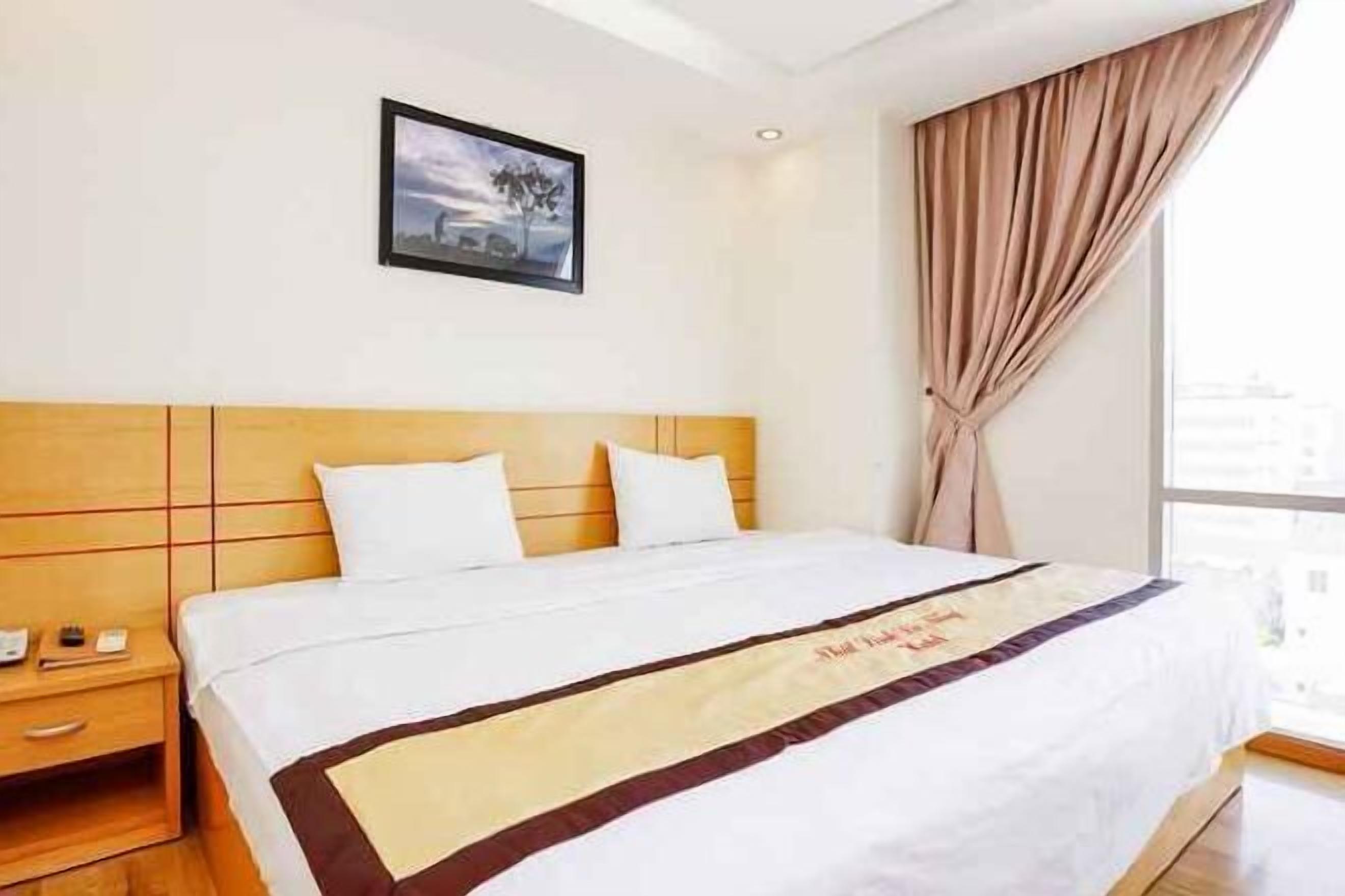 Minibar, safe på rommet, wi-fi (inkludert) og sengetøy