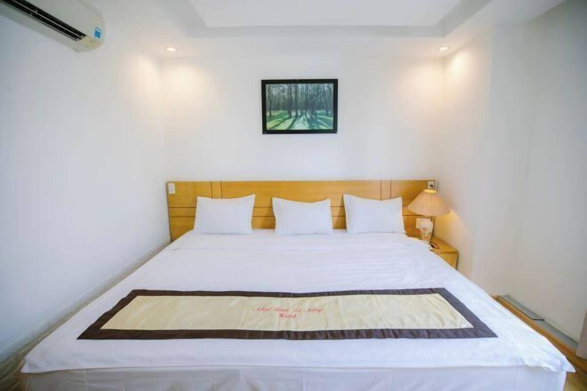 Minibar, caja de seguridad en la habitación, wifi gratis y ropa de cama