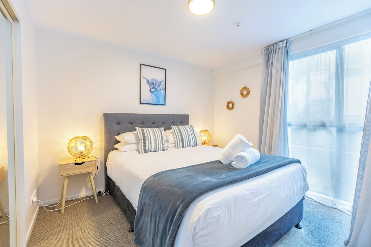 Family Apartment, 2 Bedrooms | Laptop workspace, iron/ironing board, cribs (free), WiFi (free)