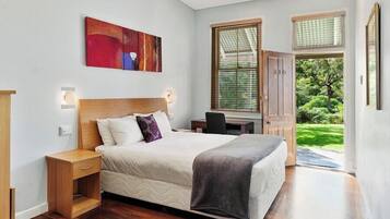 Standard Room | Bed sheets