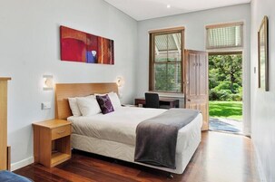 Standard Room | Bed sheets