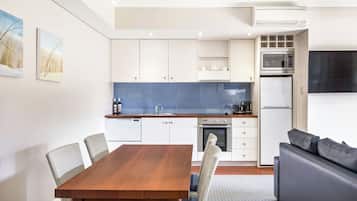 Microwave, dishwasher, toaster, cookware/dishes/utensils