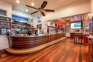 Bar (en la propiedad)