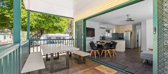 ยูรีกา สต็อคเคด ฮอลิเดย์ พาร์ค