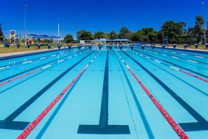 Seasonal outdoor pool - Eureka Stockade Holiday Park (Ballarat East)