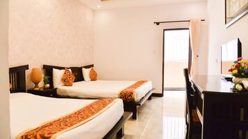 Minibar, in-room safe, desk, free WiFi