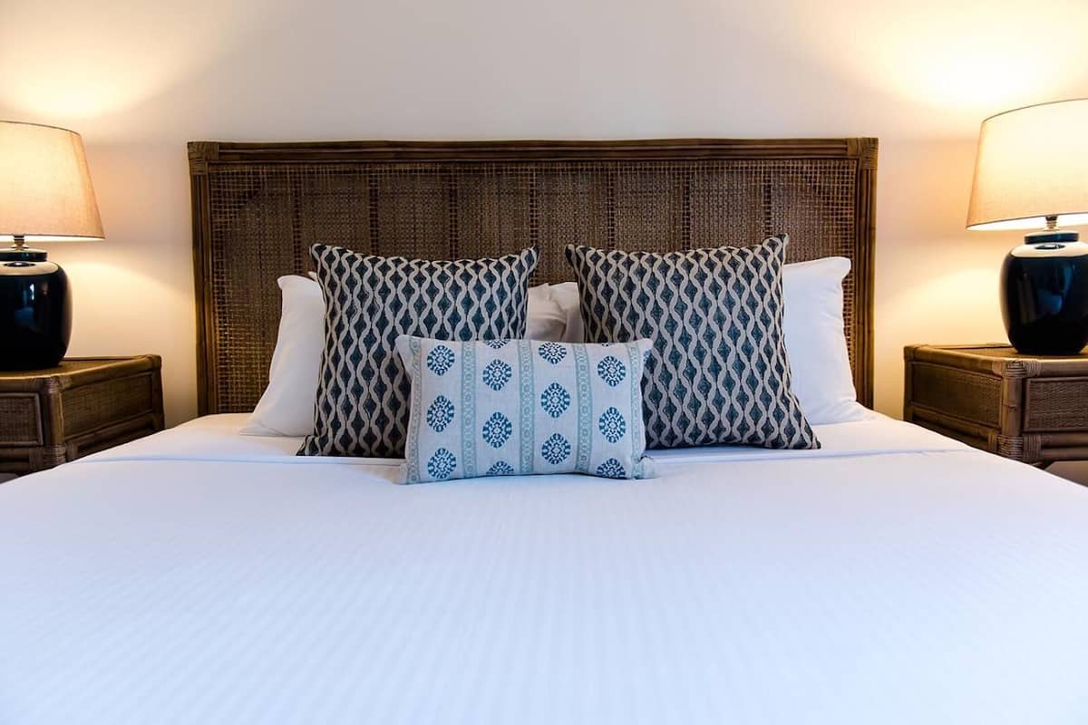 minibar, iron/ironing board, rollaway beds, free wifi