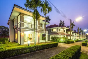 In-room safe, iron/ironing board, free WiFi, bed sheets