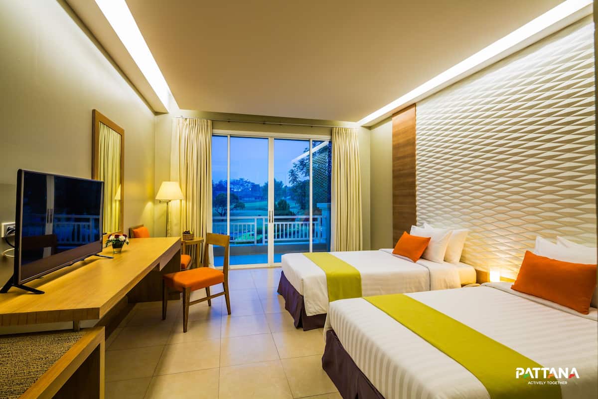 Hotel Deluxe Twin Bed | Een kluis op de kamer, een strijkplank/strijkijzer, gratis wifi