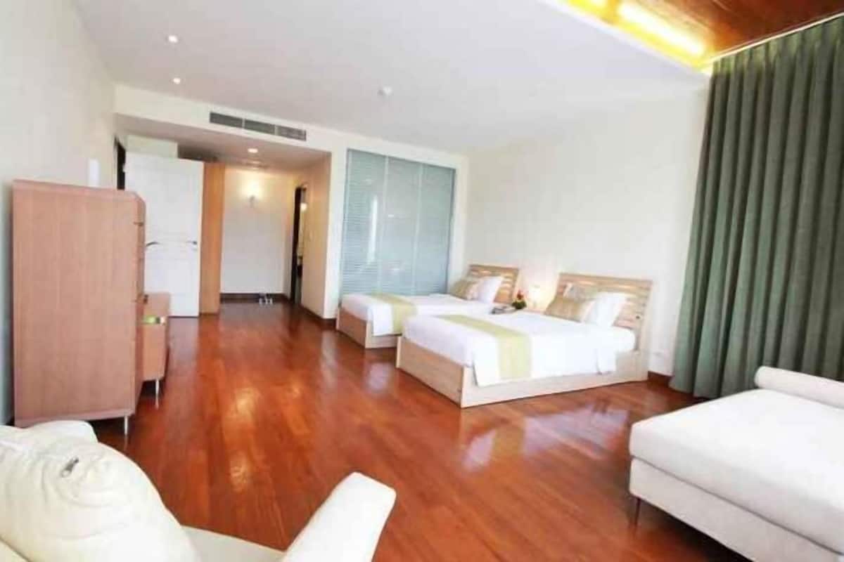 In-room safe, iron/ironing board, free WiFi, bed sheets