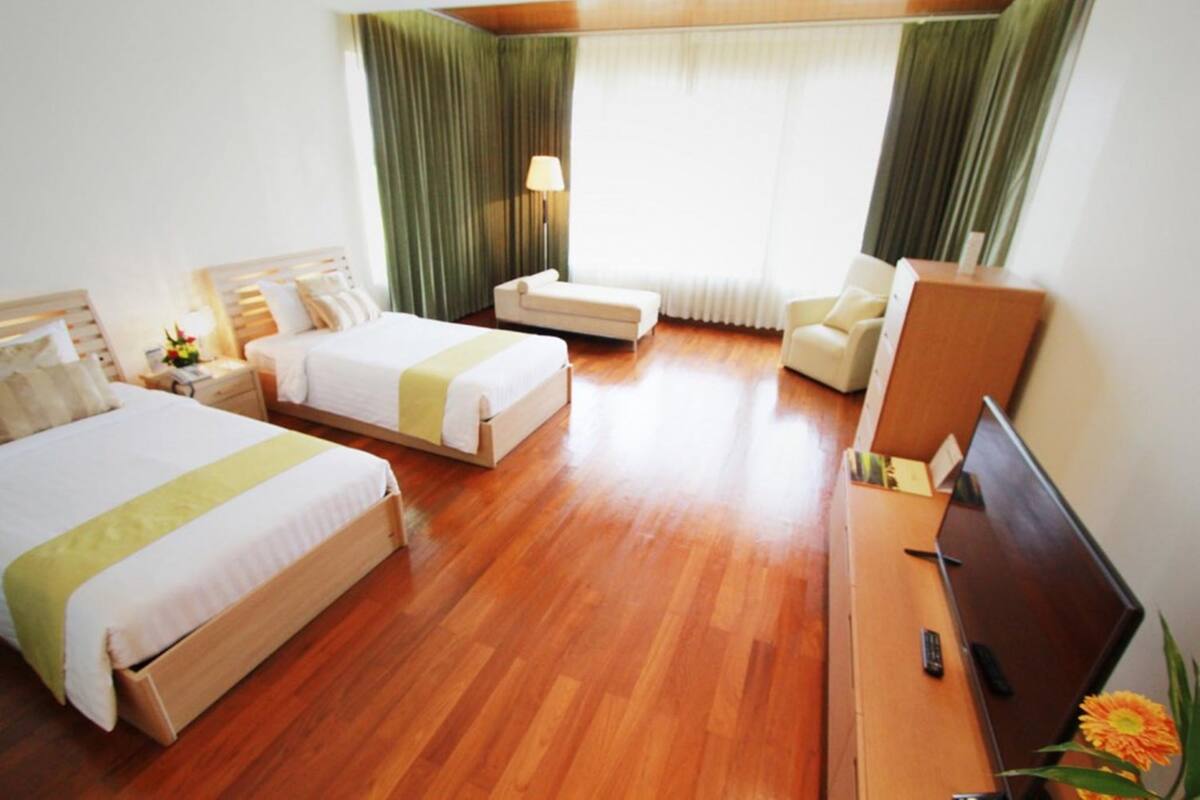 Hotel Grand Executive Suite Twin Bed | 客房内保险箱、熨斗/熨板、免费 WiFi、床单