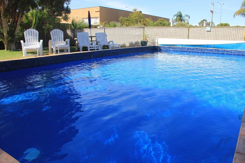 Orana Motor Inn photo 3