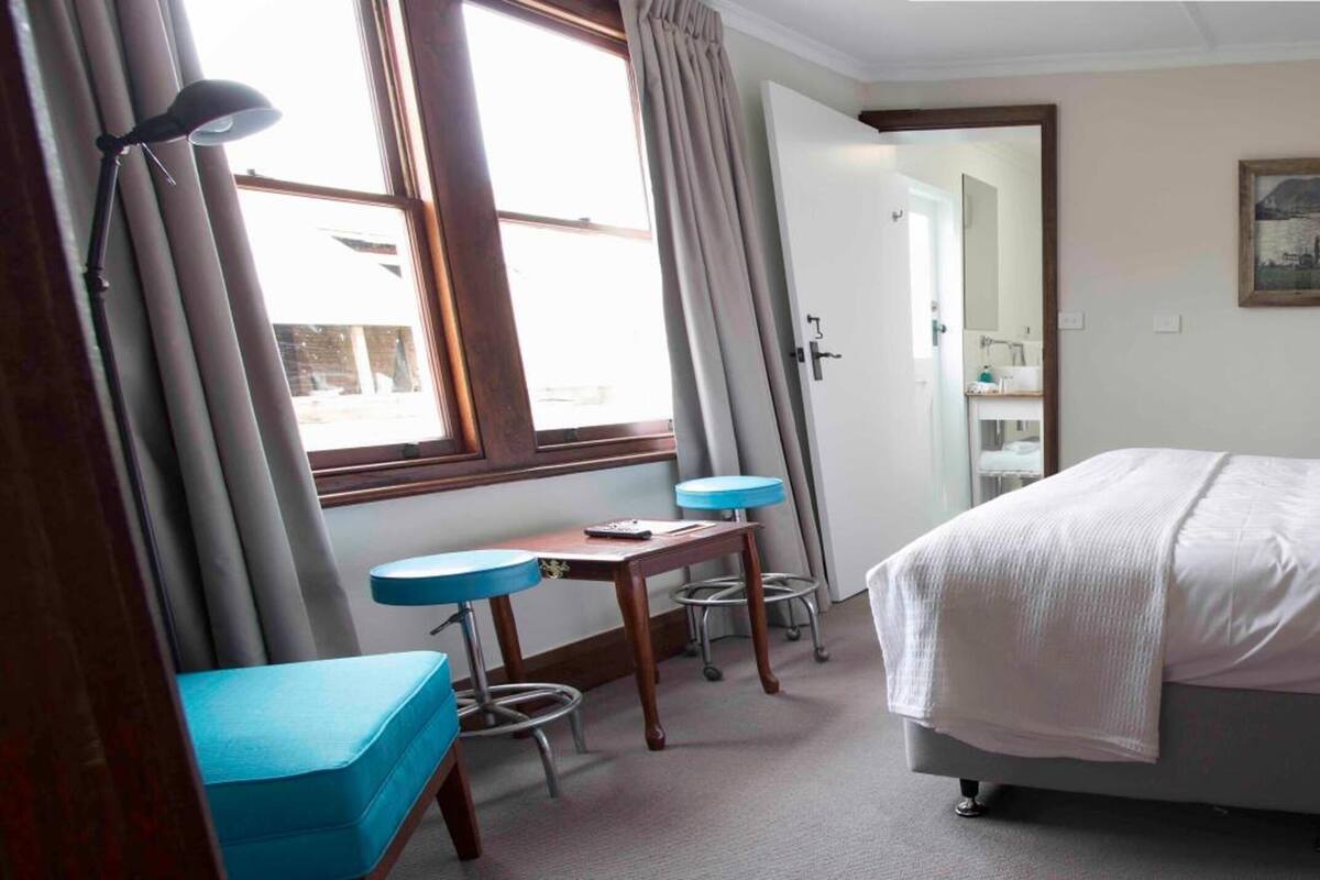 2 bedrooms, premium bedding, pillowtop beds, blackout drapes