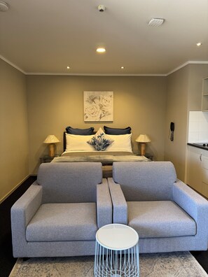 43-inch LED TV with premium TV channels, TV, DVD player - Ashbrook Motel Taupo (Taupo)