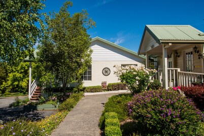Yarra Gables