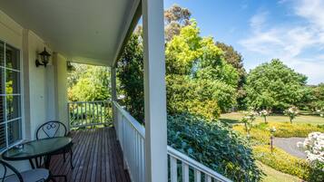 Queen Spa | Garden view