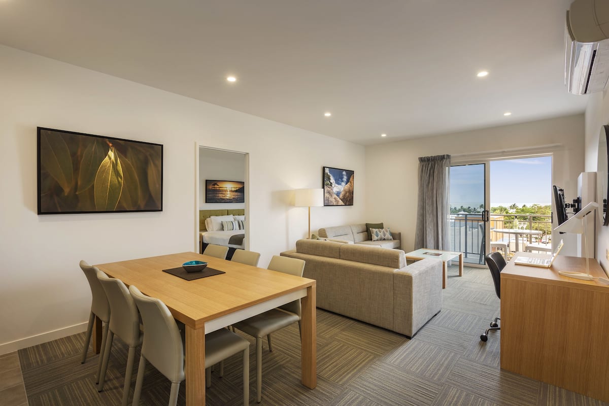 apartment, 3 bedrooms | in-room safe, desk, laptop workspace, blackout curtains