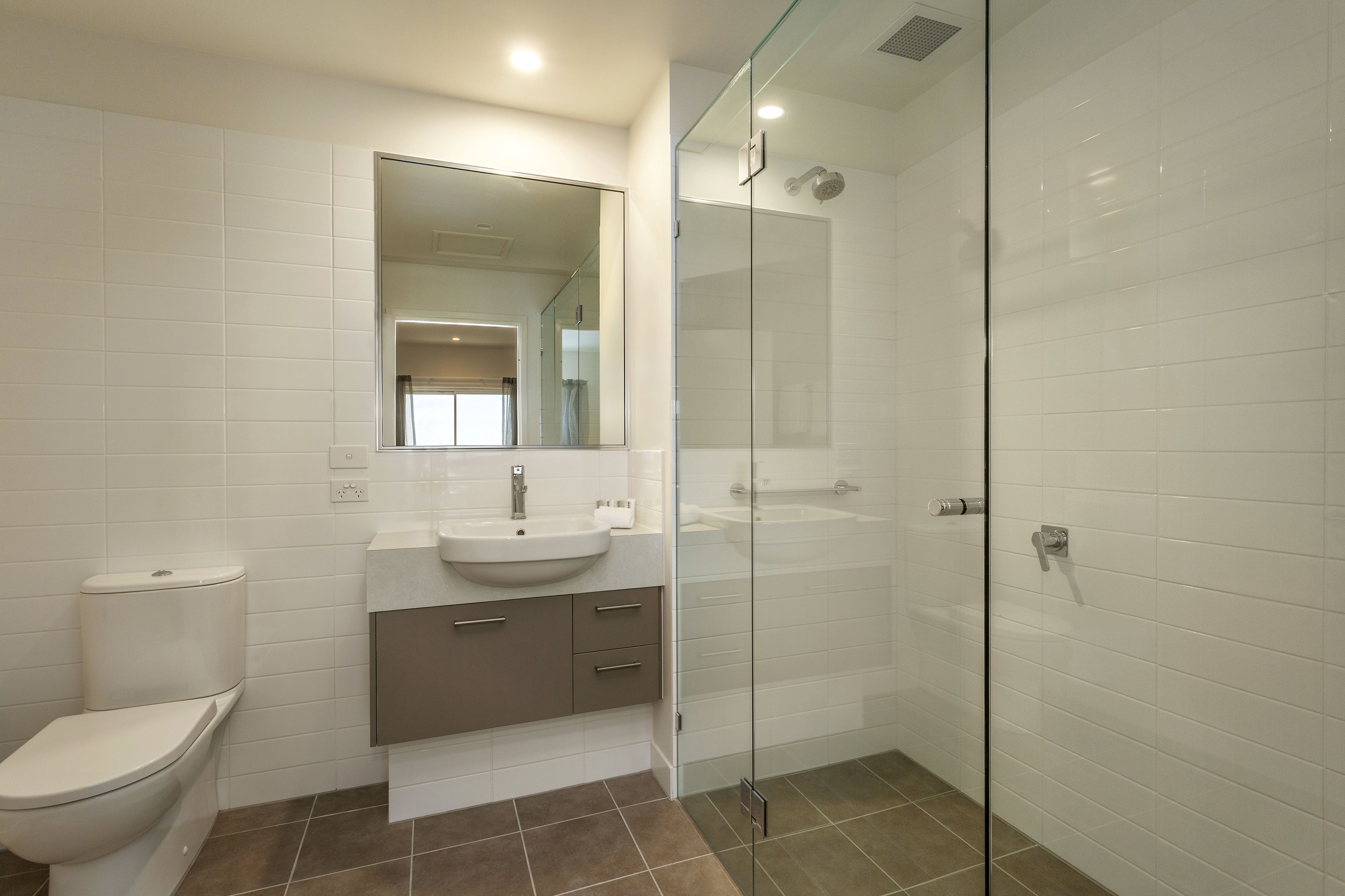 free toiletries, towels