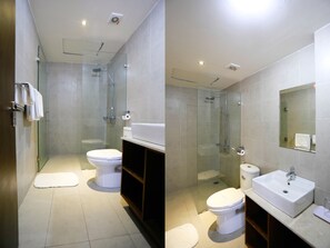 Shower, free toiletries, hair dryer, slippers - Thu Do Hotel Da Nang (Da Nang)