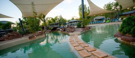 Außenpool, Liegestühle