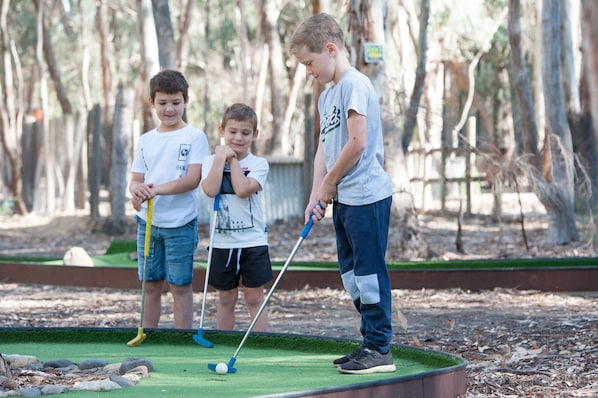 Sân golf mini