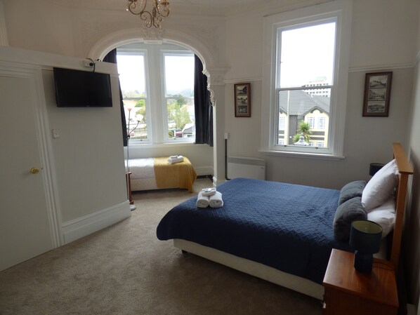 Standardzimmer, Nichtraucher (Large  Ensuite Rooms) | Kostenloses WLAN, Bettwäsche