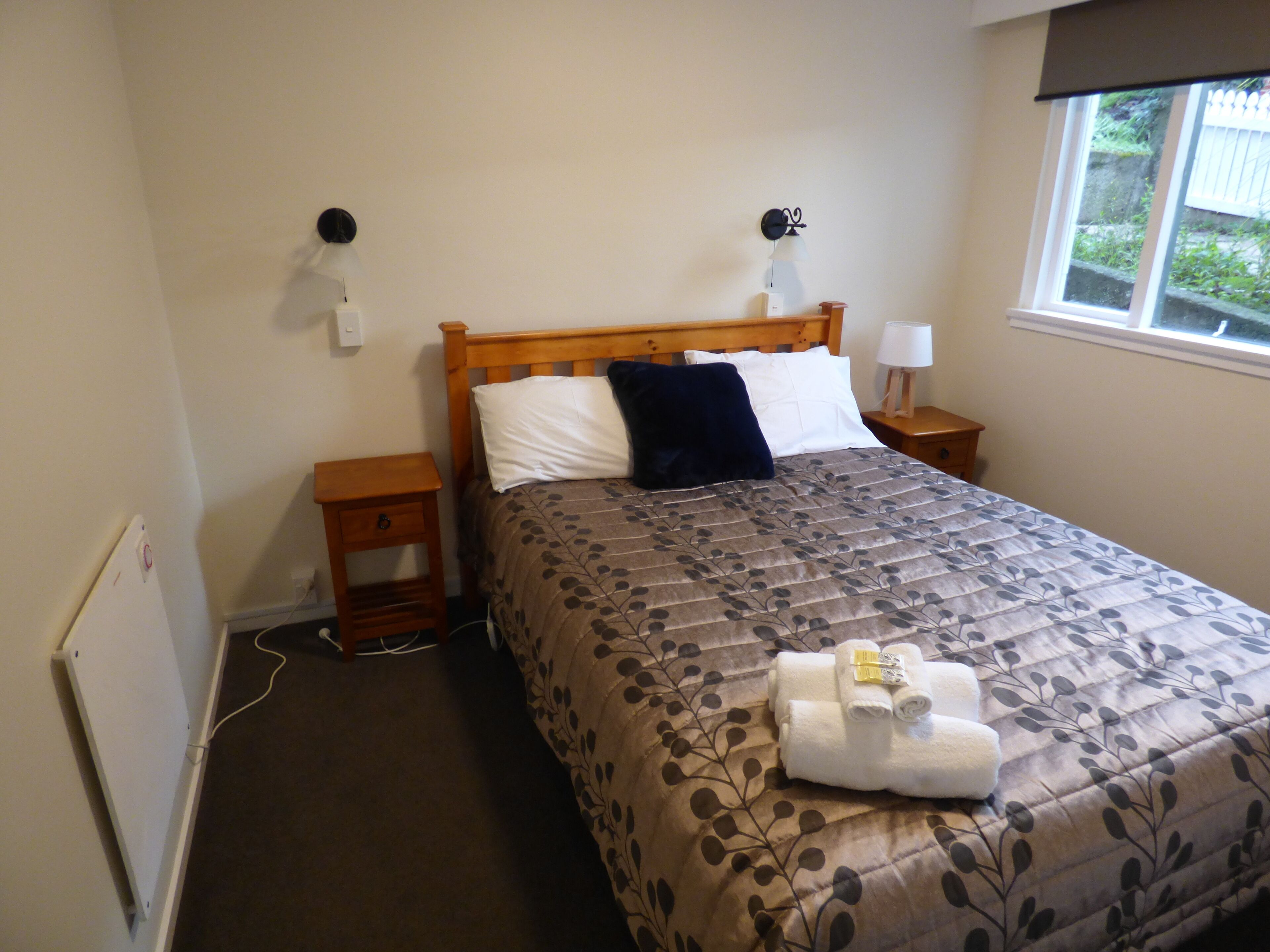 standard family room | free wifi, bed sheets