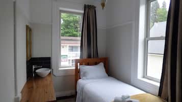 Standard Room, Shared Bathroom (SINGLE 45) | Free WiFi, bed sheets