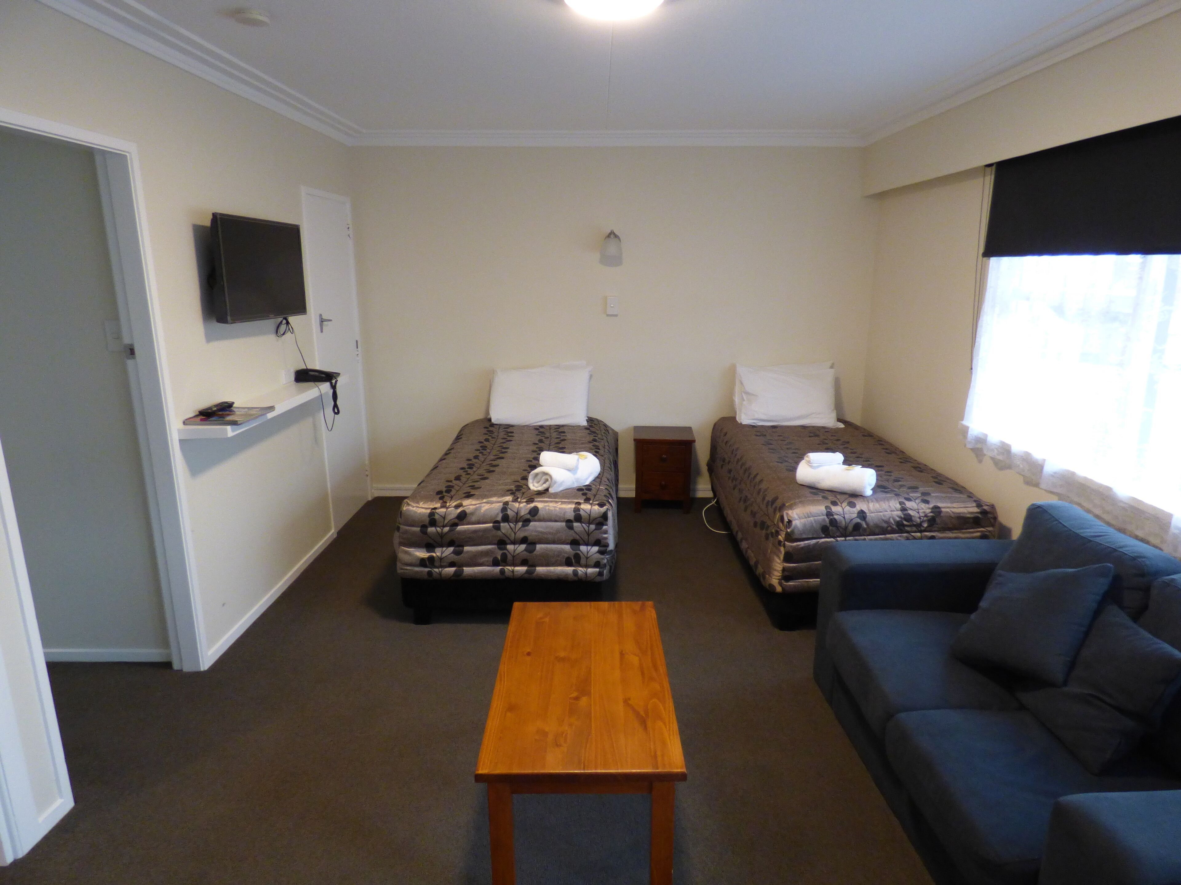 standard family room | free wifi, bed sheets