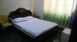 Dubbelrum | Minibar, skrivbord och gratis wi-fi