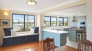 The Residence (Deluxe 3 Bedroom Apartment with Panoramic Sea View) | Living area | 26-inch LCD TV with digital channels, TV, DVD player