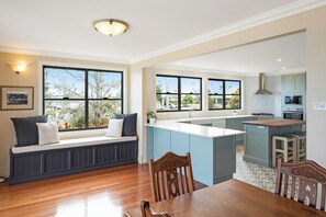 Living area - Heritage House Motel & Units (Eden)