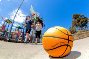 Área de juegos infantiles al aire libre