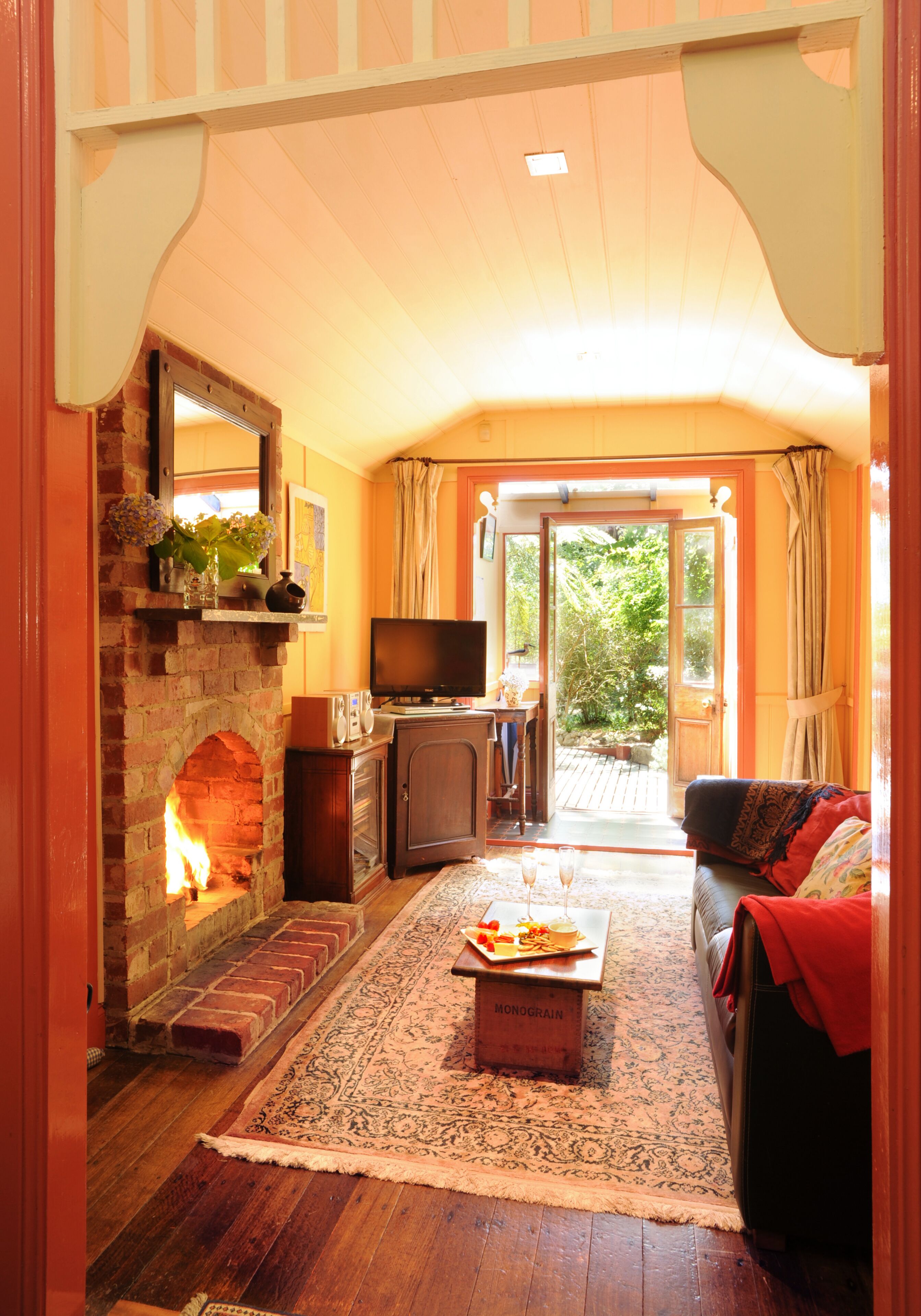 标准套房, 1 间卧室, 无烟房, 厨房 (Como Spa Cottage) | 起居区 | 电视、DVD 播放器